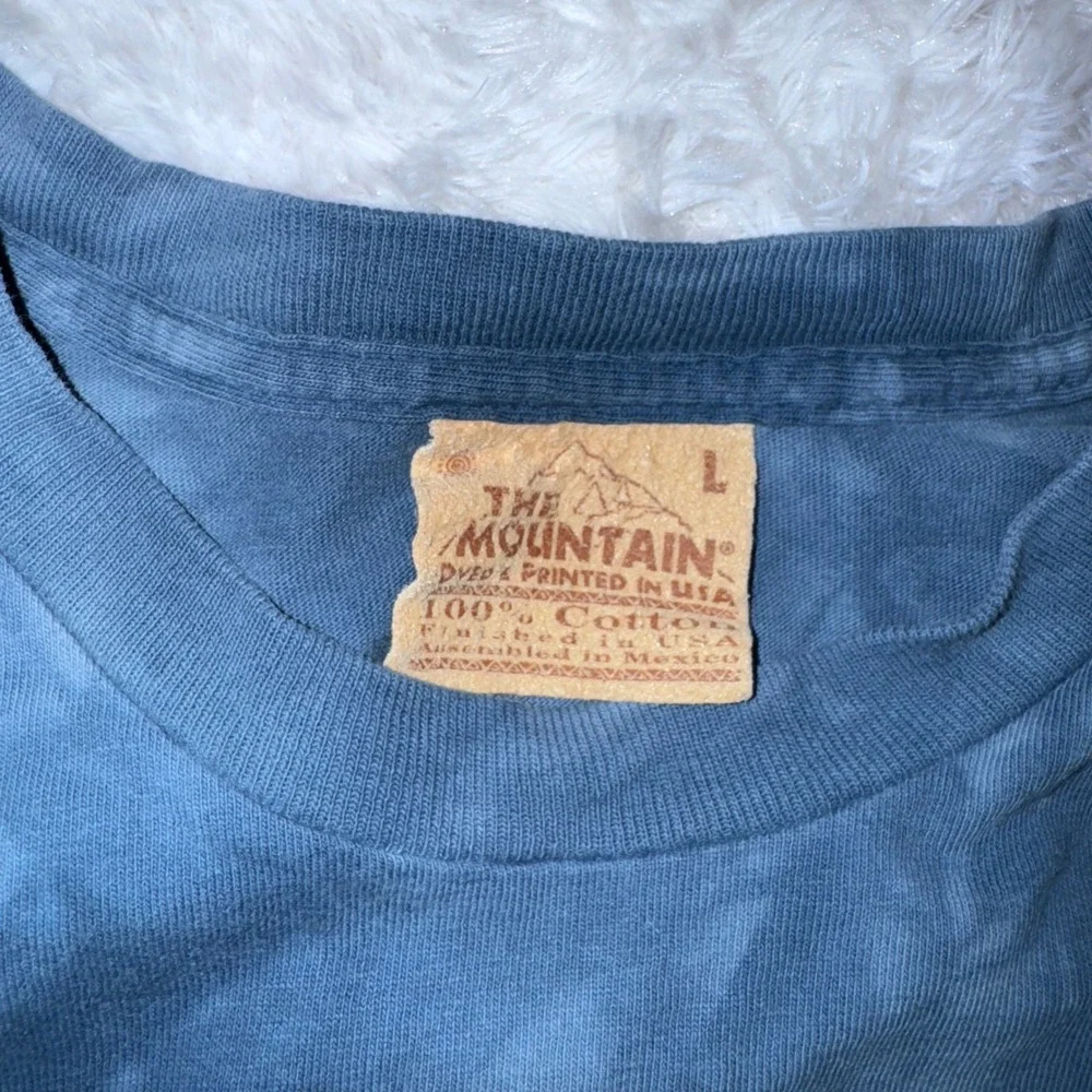 The Mountain T Shirt Mens Large Blue Tie Dye Kitten‎ Overalls Graphic Tee vtg